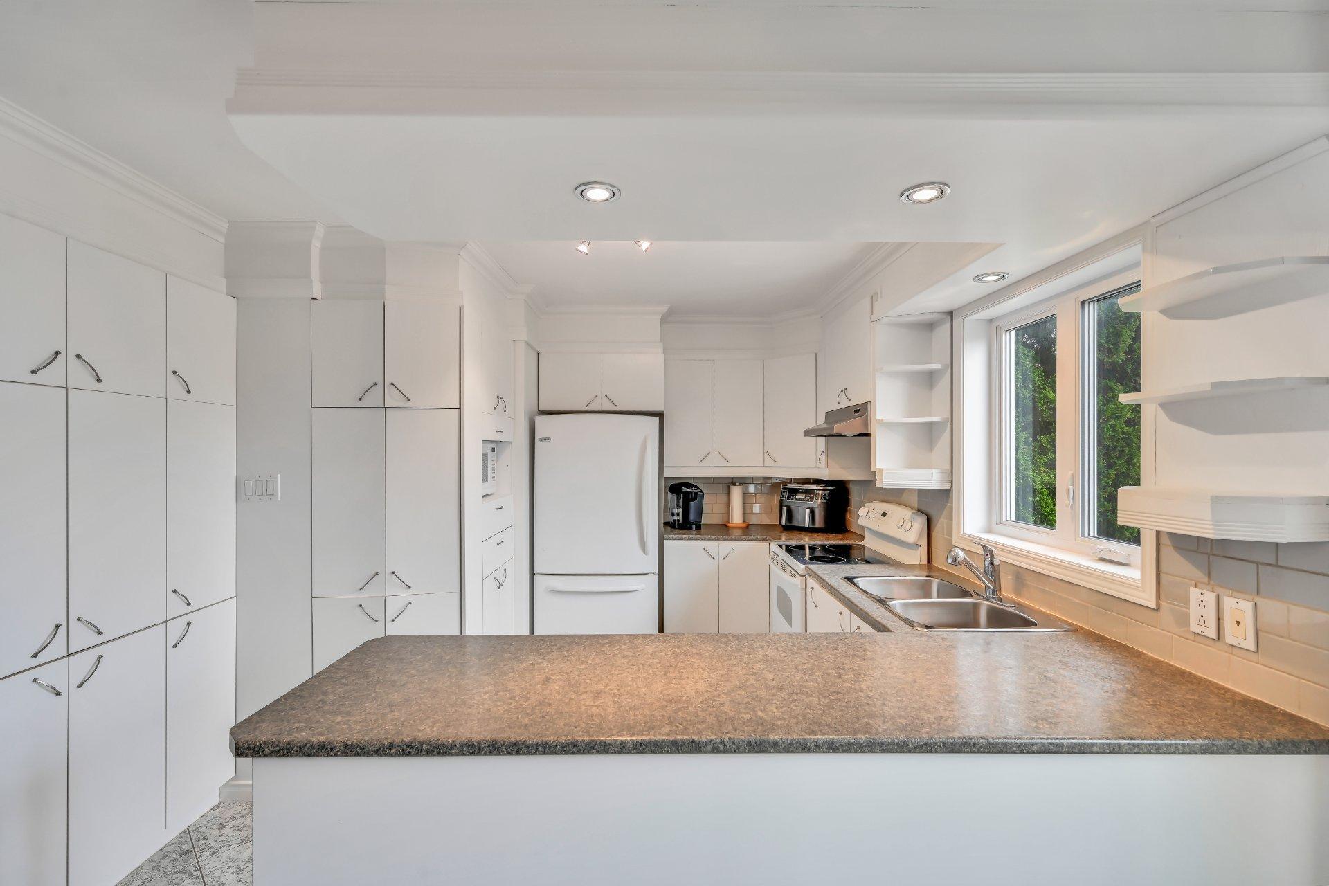 









254


Rue Foucher

,
Saint-Jean-sur-Richelieu,




QC
J3B8P5

