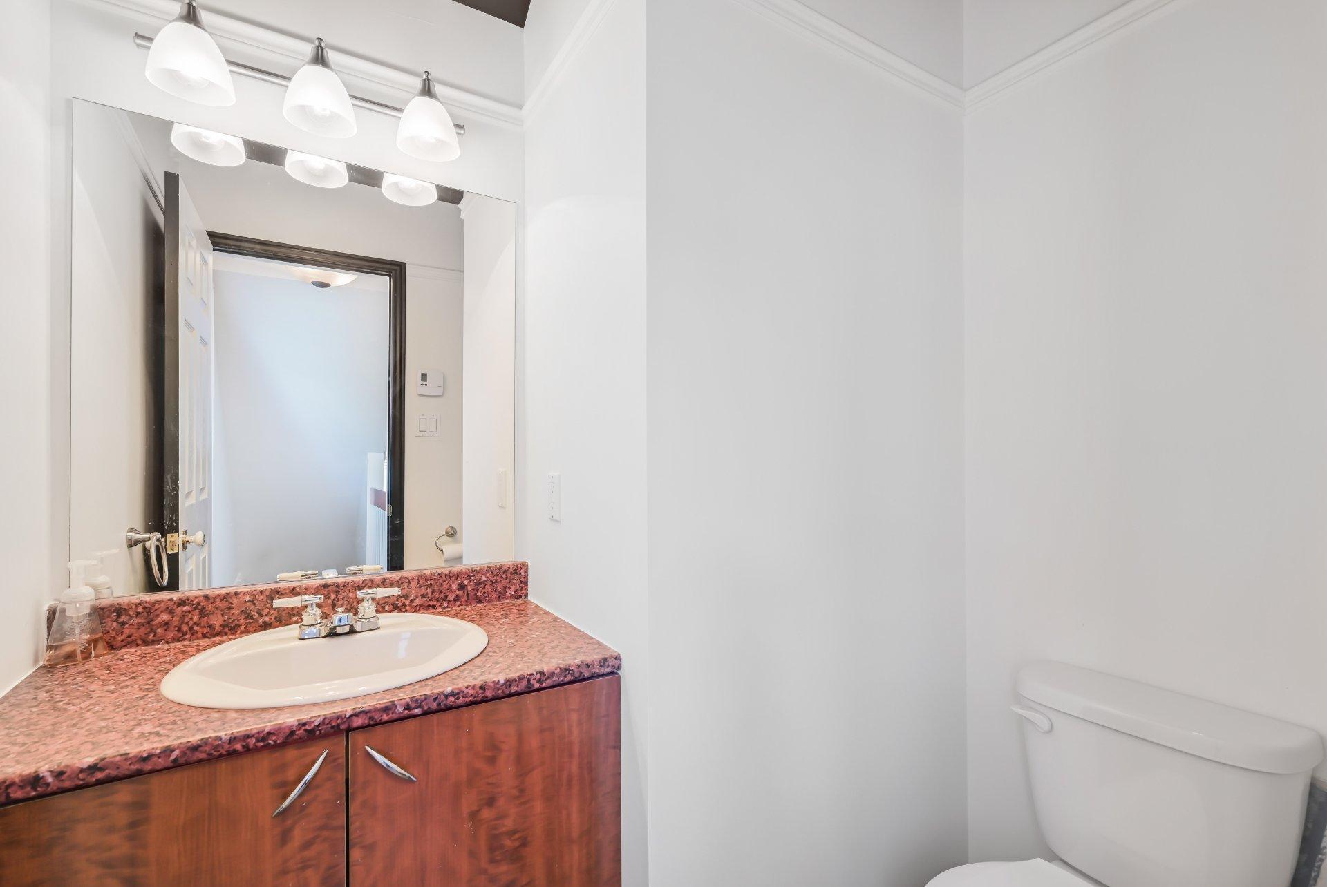









254


Rue Foucher

,
Saint-Jean-sur-Richelieu,




QC
J3B8P5

