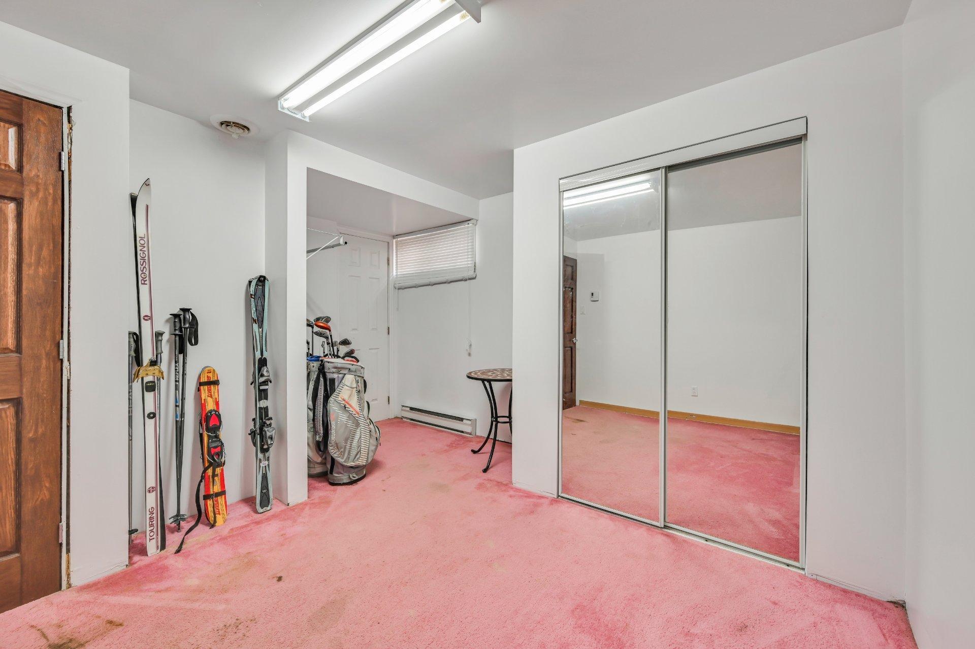 









254


Rue Foucher

,
Saint-Jean-sur-Richelieu,




QC
J3B8P5


