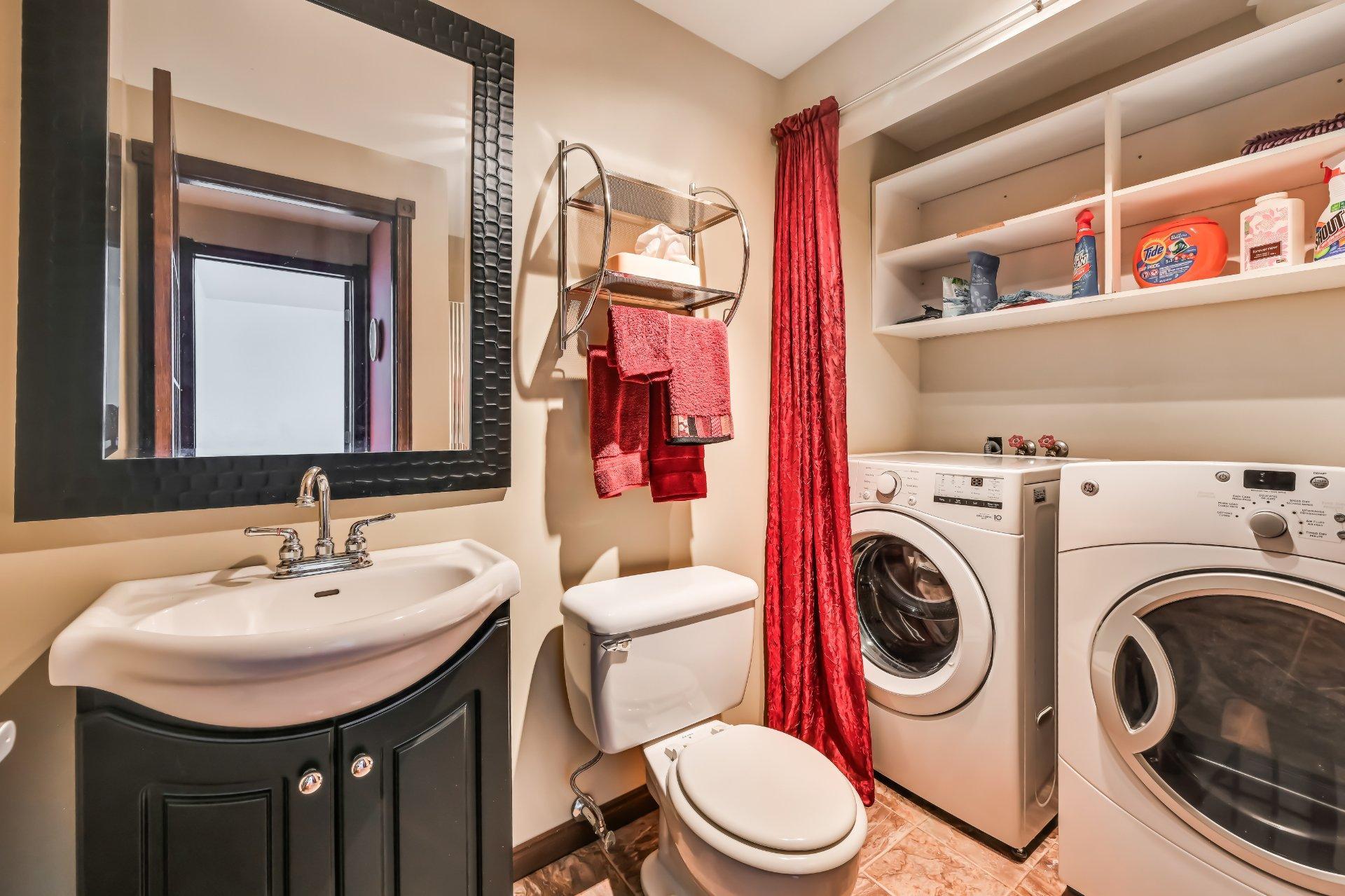 









254


Rue Foucher

,
Saint-Jean-sur-Richelieu,




QC
J3B8P5

