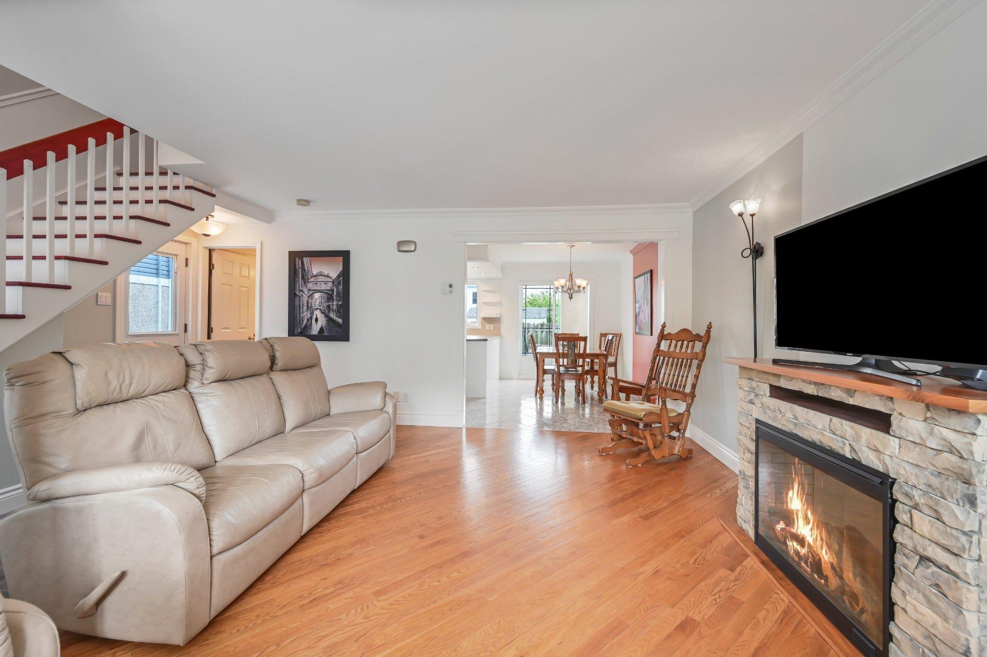 









254


Rue Foucher

,
Saint-Jean-sur-Richelieu,




QC
J3B8P5


