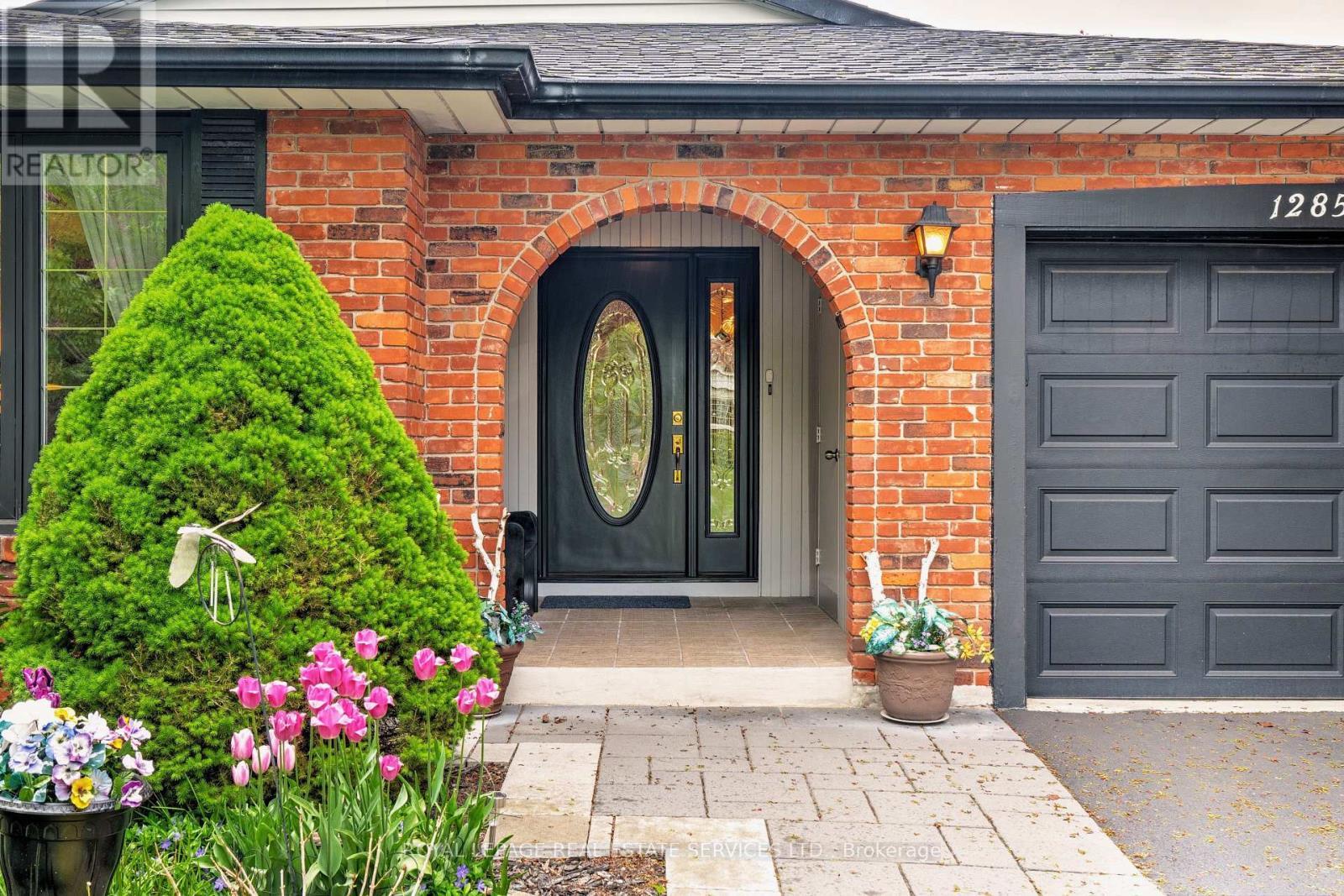 












1285 HART CRESCENT

,
Oakville,




Ontario
L6H2M6

