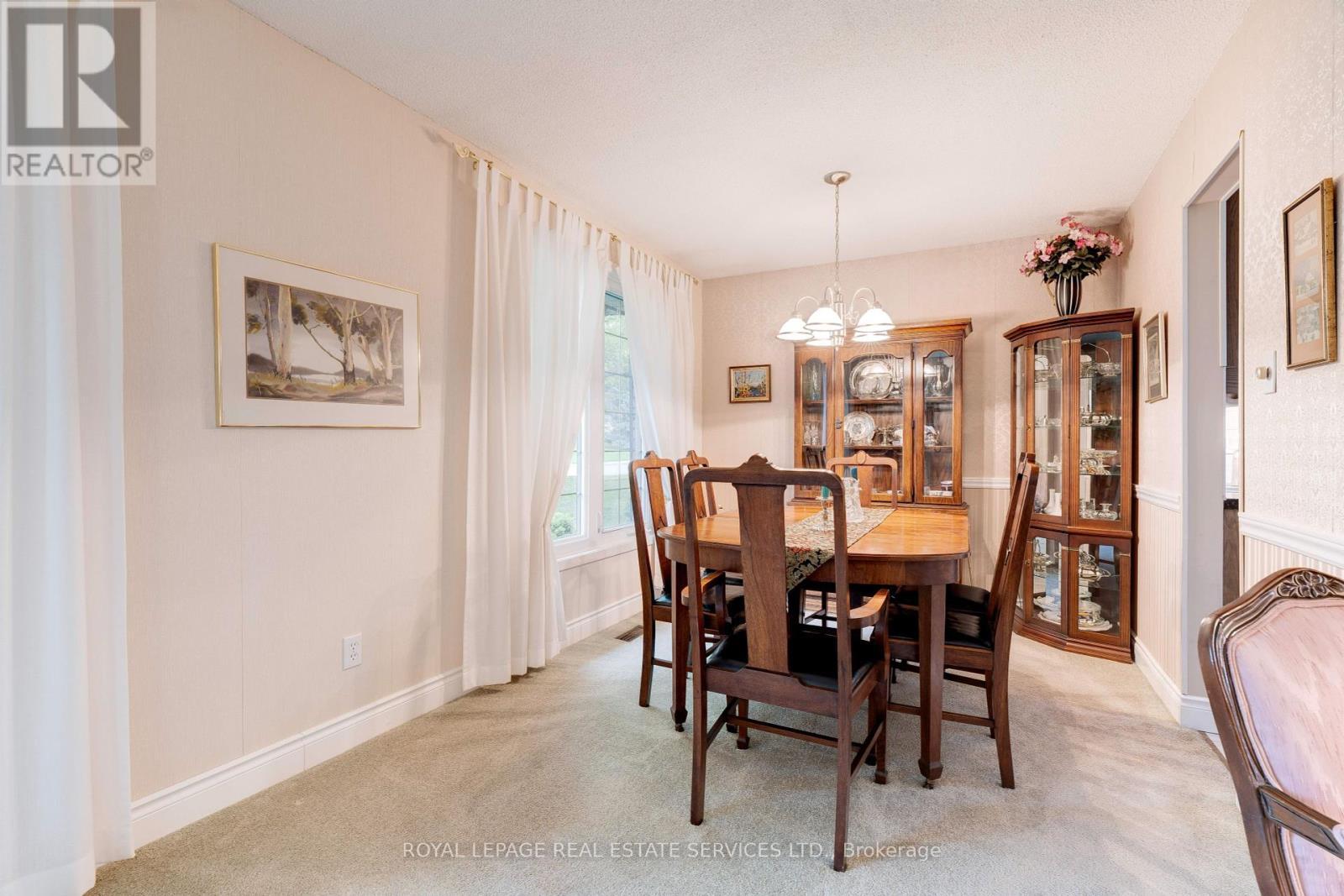 












1285 HART CRESCENT

,
Oakville,




Ontario
L6H2M6

