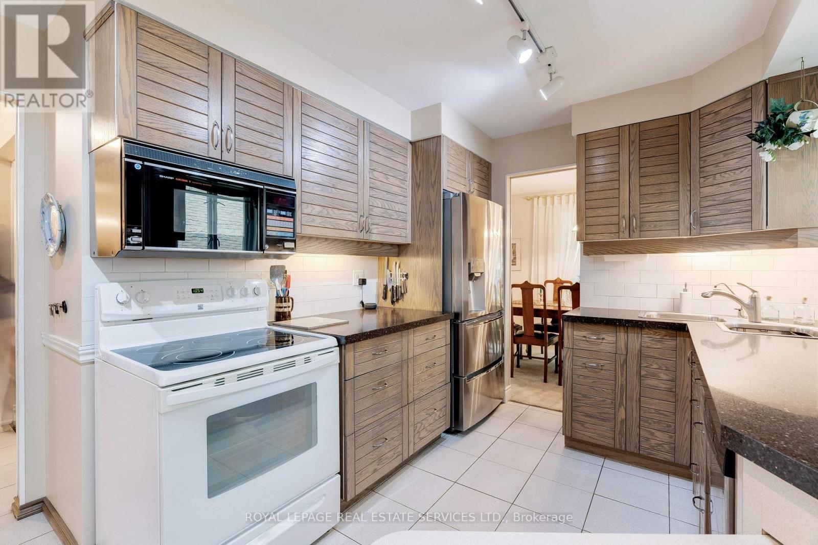 












1285 HART CRESCENT

,
Oakville,




Ontario
L6H2M6

