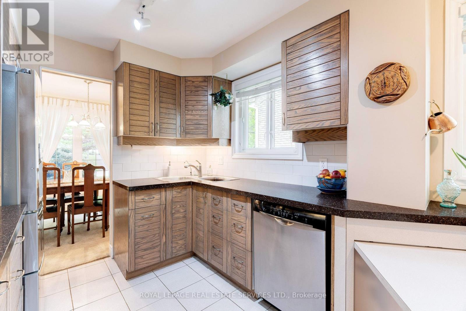 












1285 HART CRESCENT

,
Oakville,




Ontario
L6H2M6

