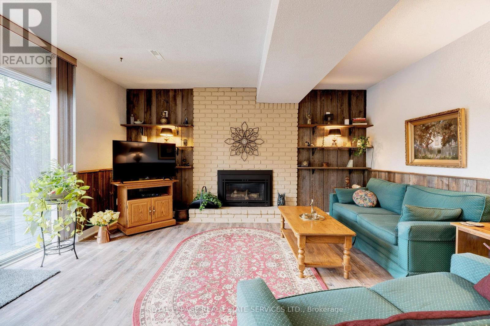 












1285 HART CRESCENT

,
Oakville,




Ontario
L6H2M6

