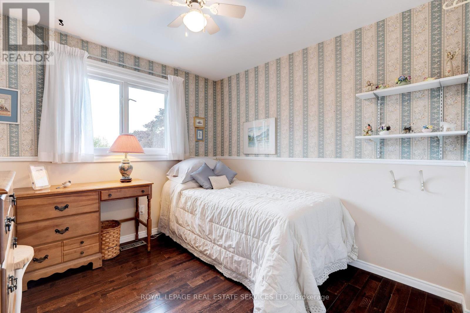 












1285 HART CRESCENT

,
Oakville,




Ontario
L6H2M6


