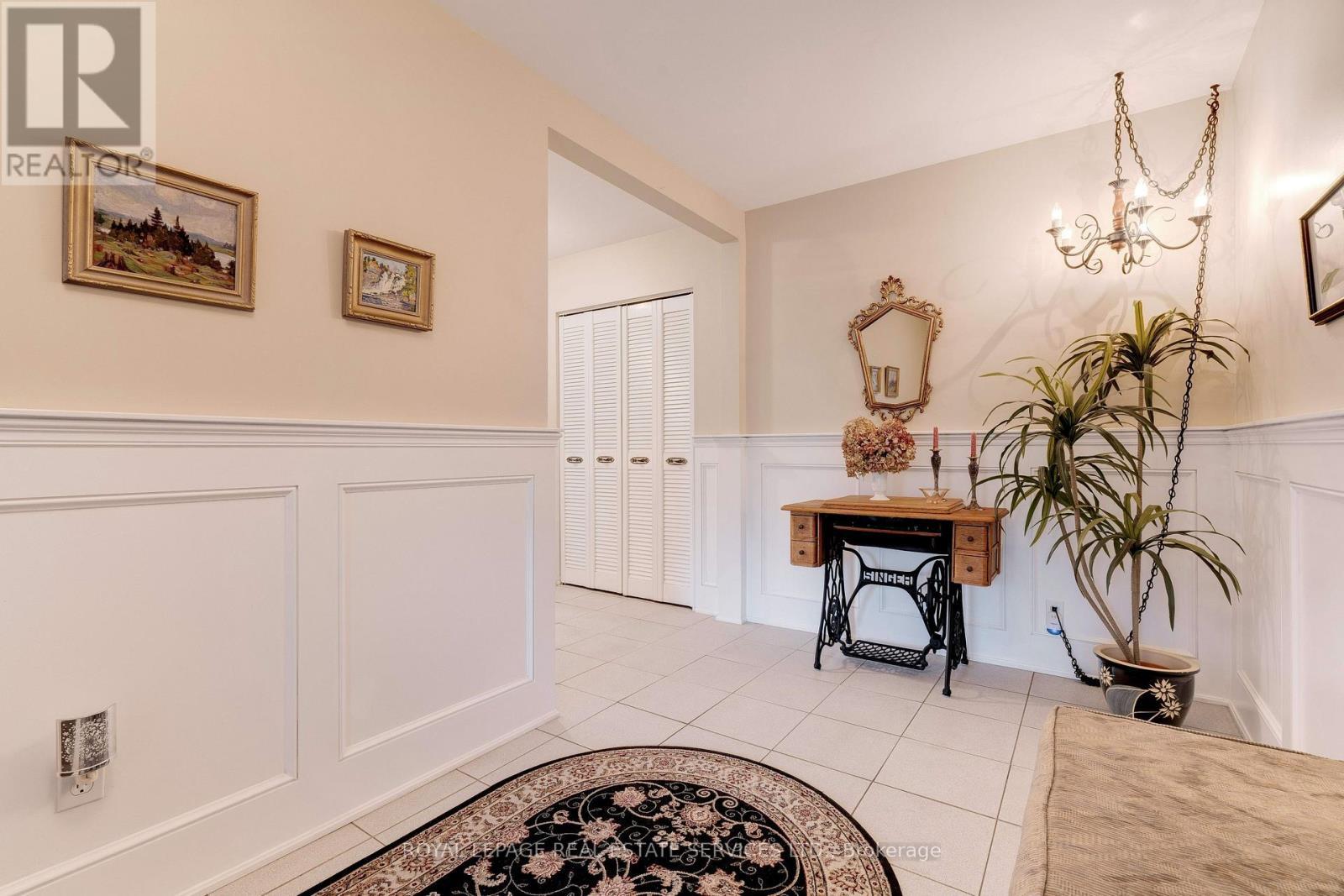 












1285 HART CRESCENT

,
Oakville,




Ontario
L6H2M6

