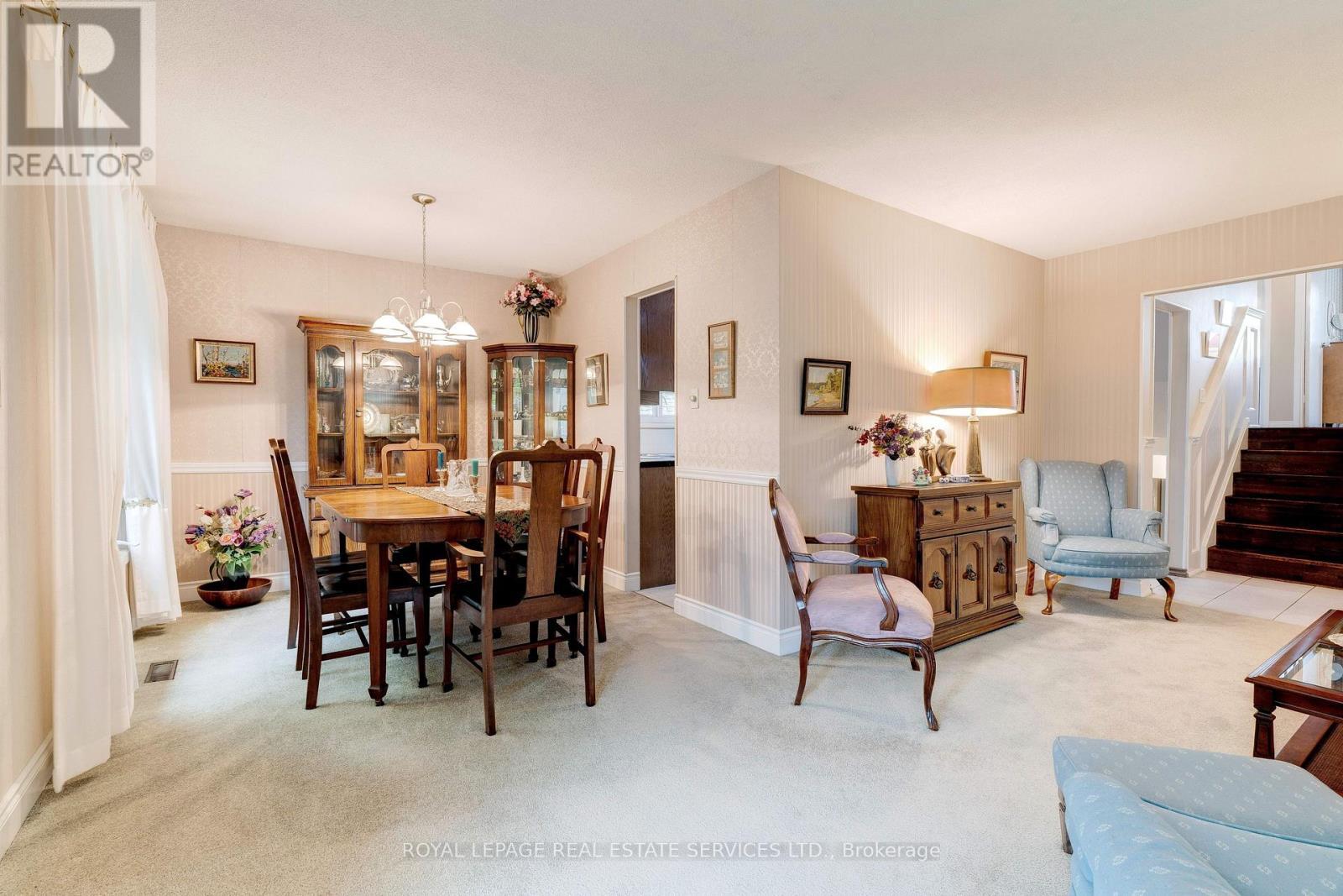












1285 HART CRESCENT

,
Oakville,




Ontario
L6H2M6

