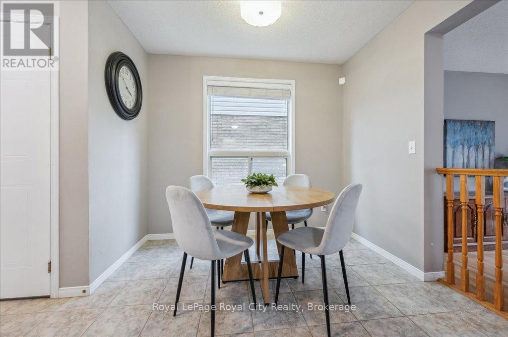 












93 DOYLE DRIVE

,
Guelph (Clairfields/Hanlon Business Park),




Ontario
N1G5B9

