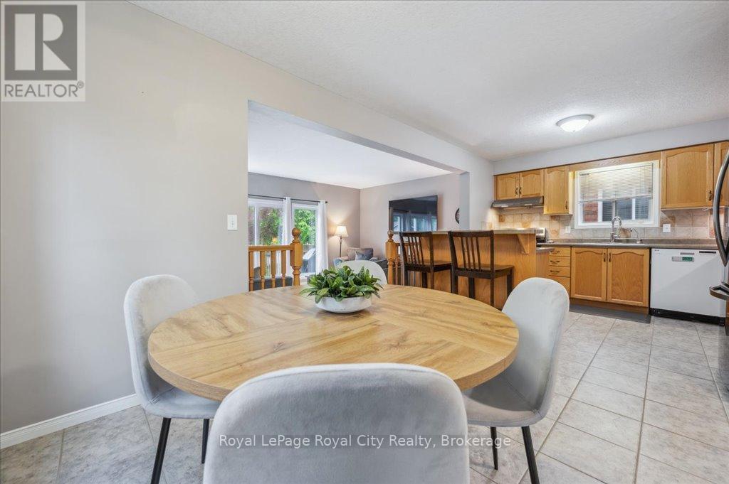












93 DOYLE DRIVE

,
Guelph (Clairfields/Hanlon Business Park),




Ontario
N1G5B9

