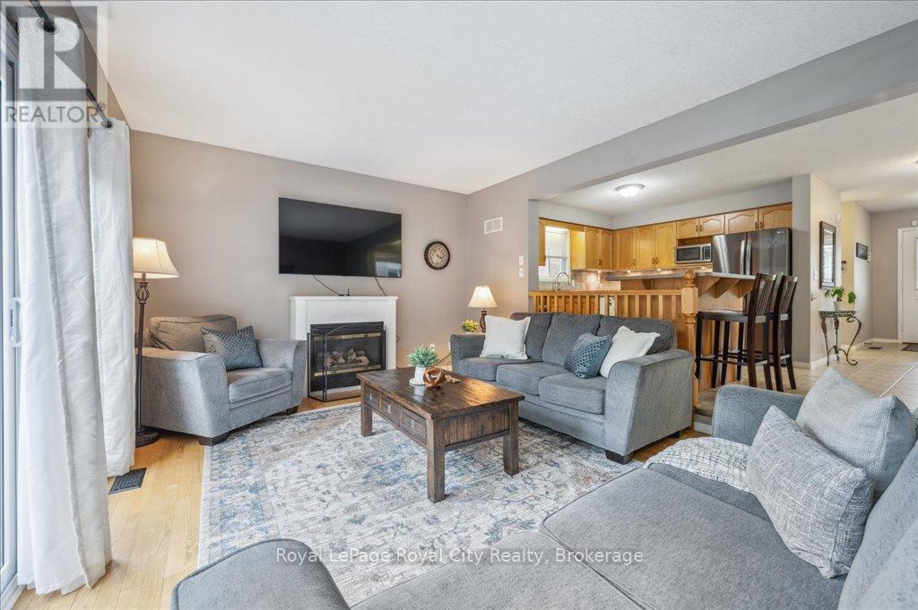 












93 DOYLE DRIVE

,
Guelph (Clairfields/Hanlon Business Park),




Ontario
N1G5B9

