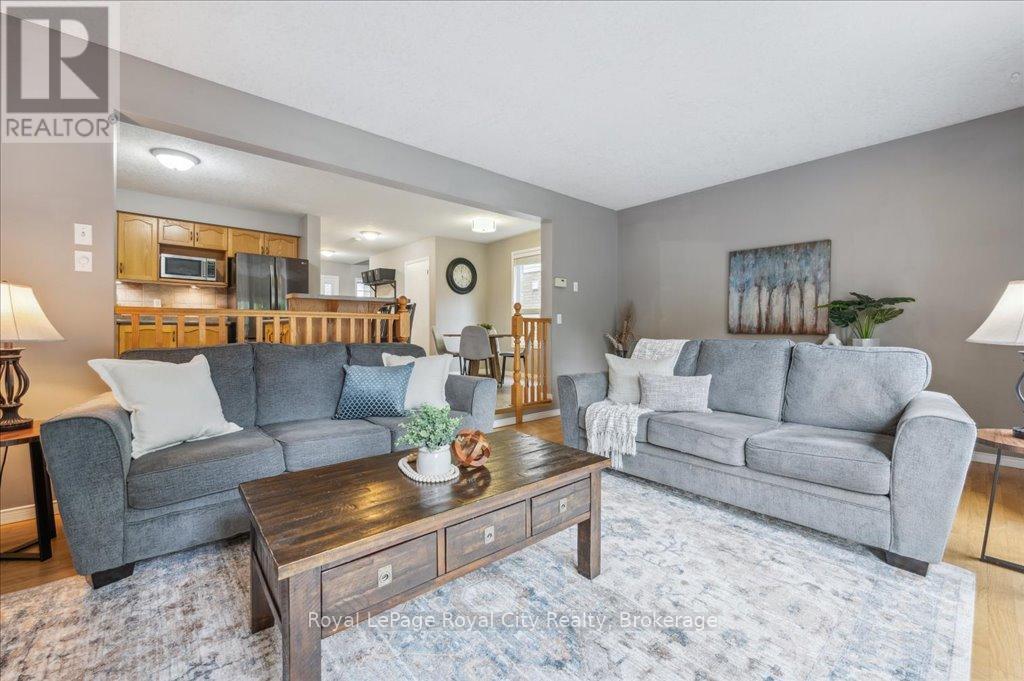 












93 DOYLE DRIVE

,
Guelph (Clairfields/Hanlon Business Park),




Ontario
N1G5B9

