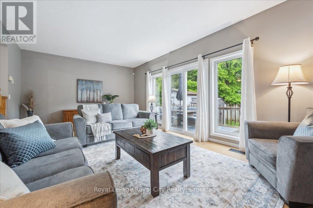 












93 DOYLE DRIVE

,
Guelph (Clairfields/Hanlon Business Park),




Ontario
N1G5B9

