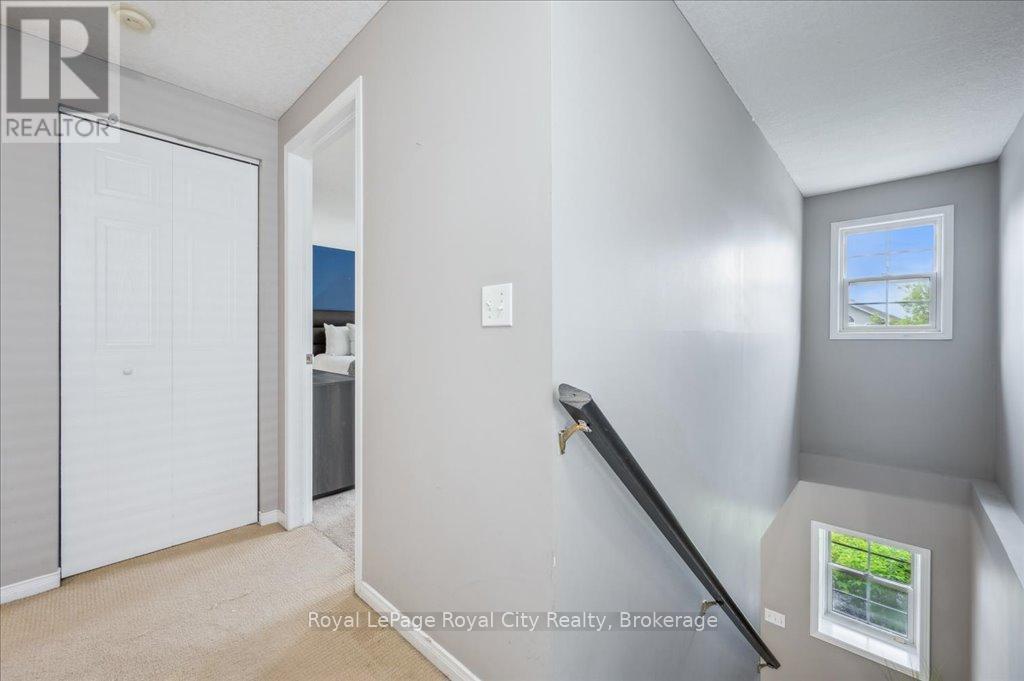 












93 DOYLE DRIVE

,
Guelph (Clairfields/Hanlon Business Park),




Ontario
N1G5B9

