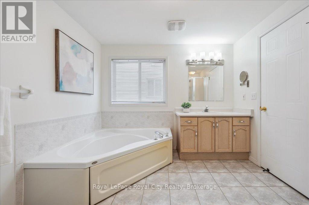












93 DOYLE DRIVE

,
Guelph (Clairfields/Hanlon Business Park),




Ontario
N1G5B9

