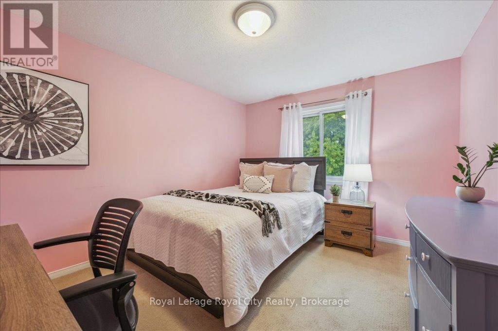 












93 DOYLE DRIVE

,
Guelph (Clairfields/Hanlon Business Park),




Ontario
N1G5B9

