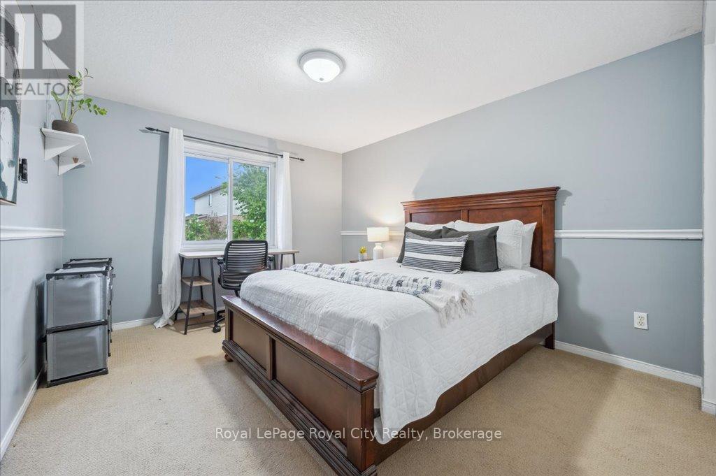 












93 DOYLE DRIVE

,
Guelph (Clairfields/Hanlon Business Park),




Ontario
N1G5B9

