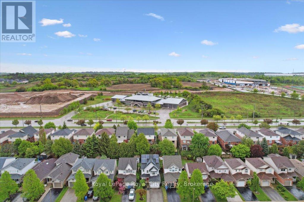 












93 DOYLE DRIVE

,
Guelph (Clairfields/Hanlon Business Park),




Ontario
N1G5B9

