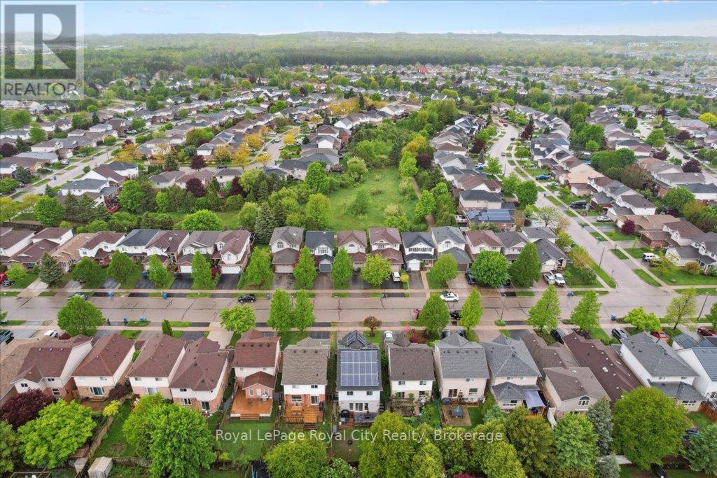












93 DOYLE DRIVE

,
Guelph (Clairfields/Hanlon Business Park),




Ontario
N1G5B9

