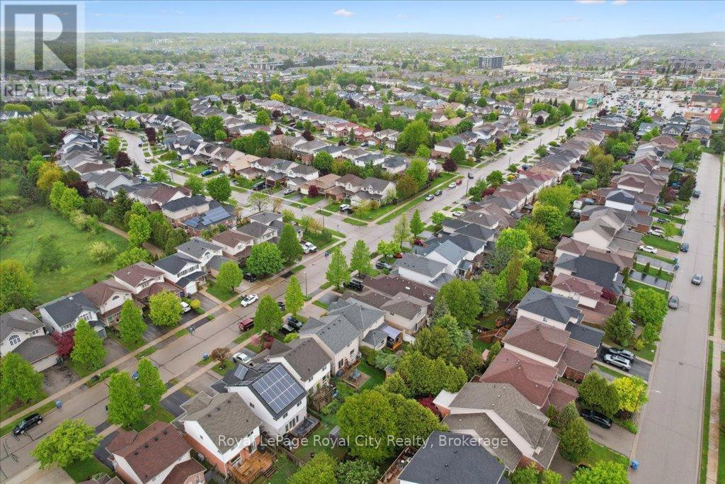 












93 DOYLE DRIVE

,
Guelph (Clairfields/Hanlon Business Park),




Ontario
N1G5B9

