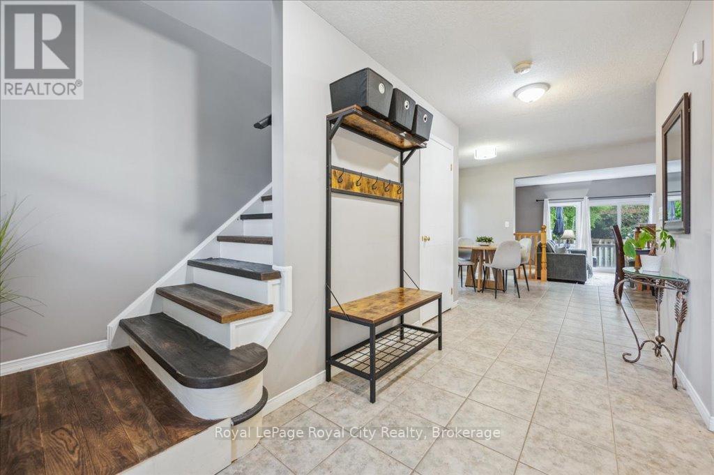 












93 DOYLE DRIVE

,
Guelph (Clairfields/Hanlon Business Park),




Ontario
N1G5B9

