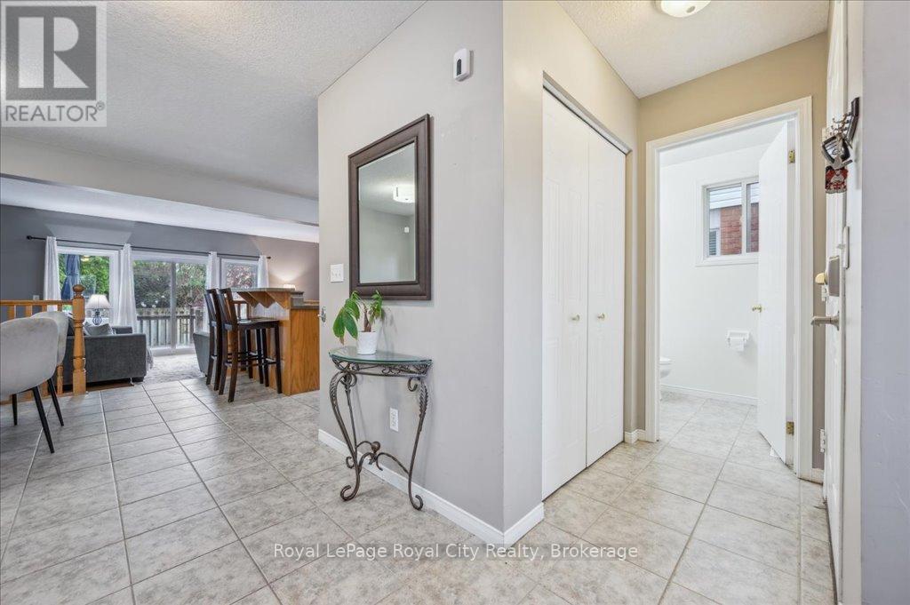 












93 DOYLE DRIVE

,
Guelph (Clairfields/Hanlon Business Park),




Ontario
N1G5B9


