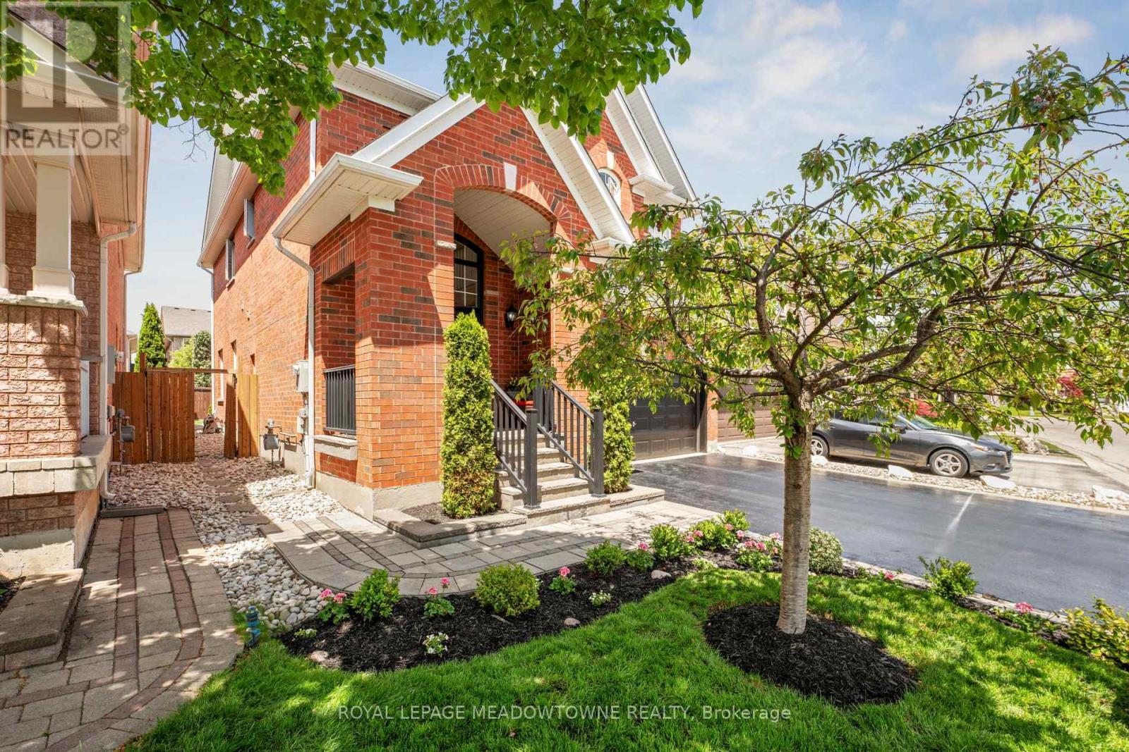 












1186 EZARD CRESCENT

,
Milton,




Ontario
L9T6N9

