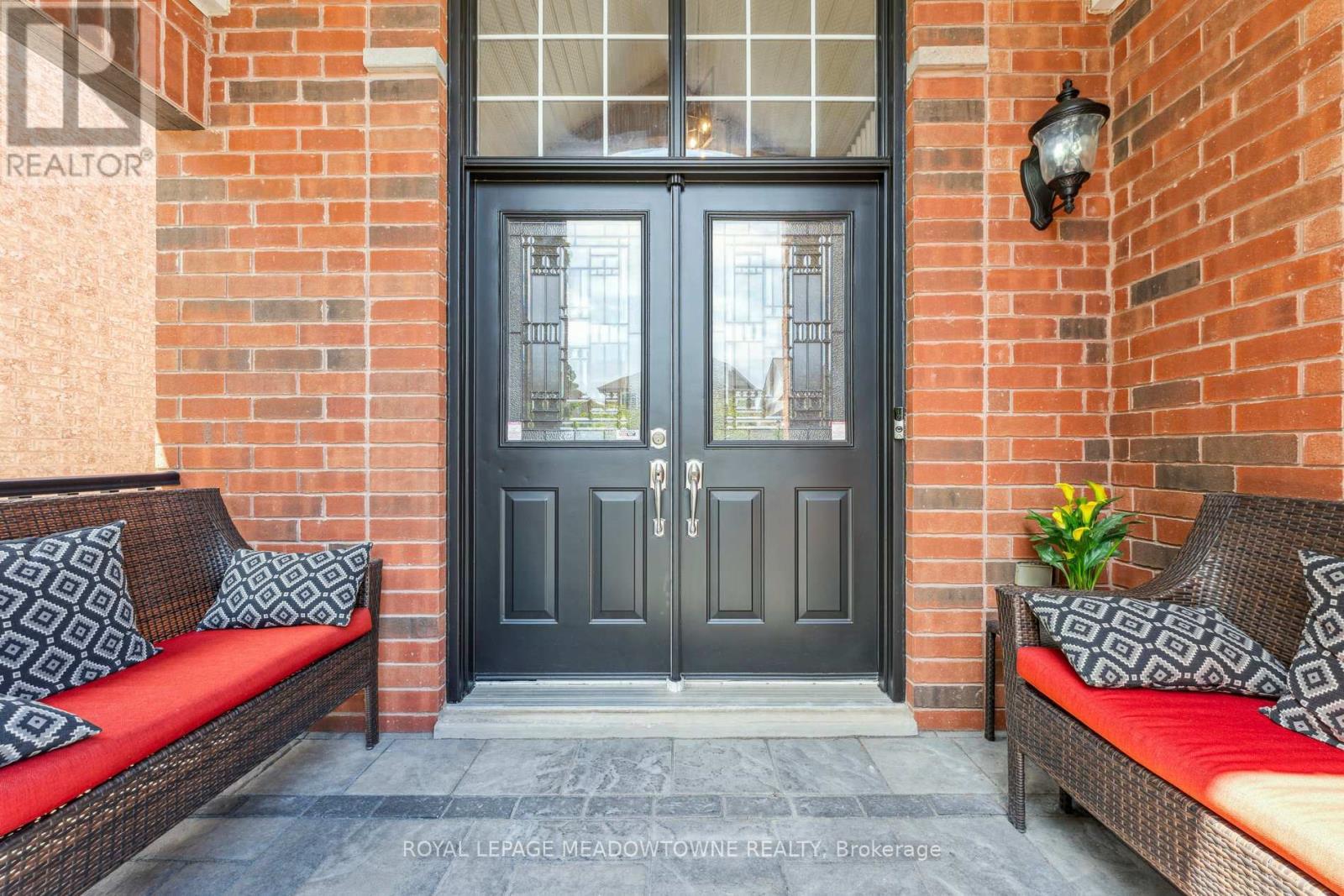 












1186 EZARD CRESCENT

,
Milton,




Ontario
L9T6N9

