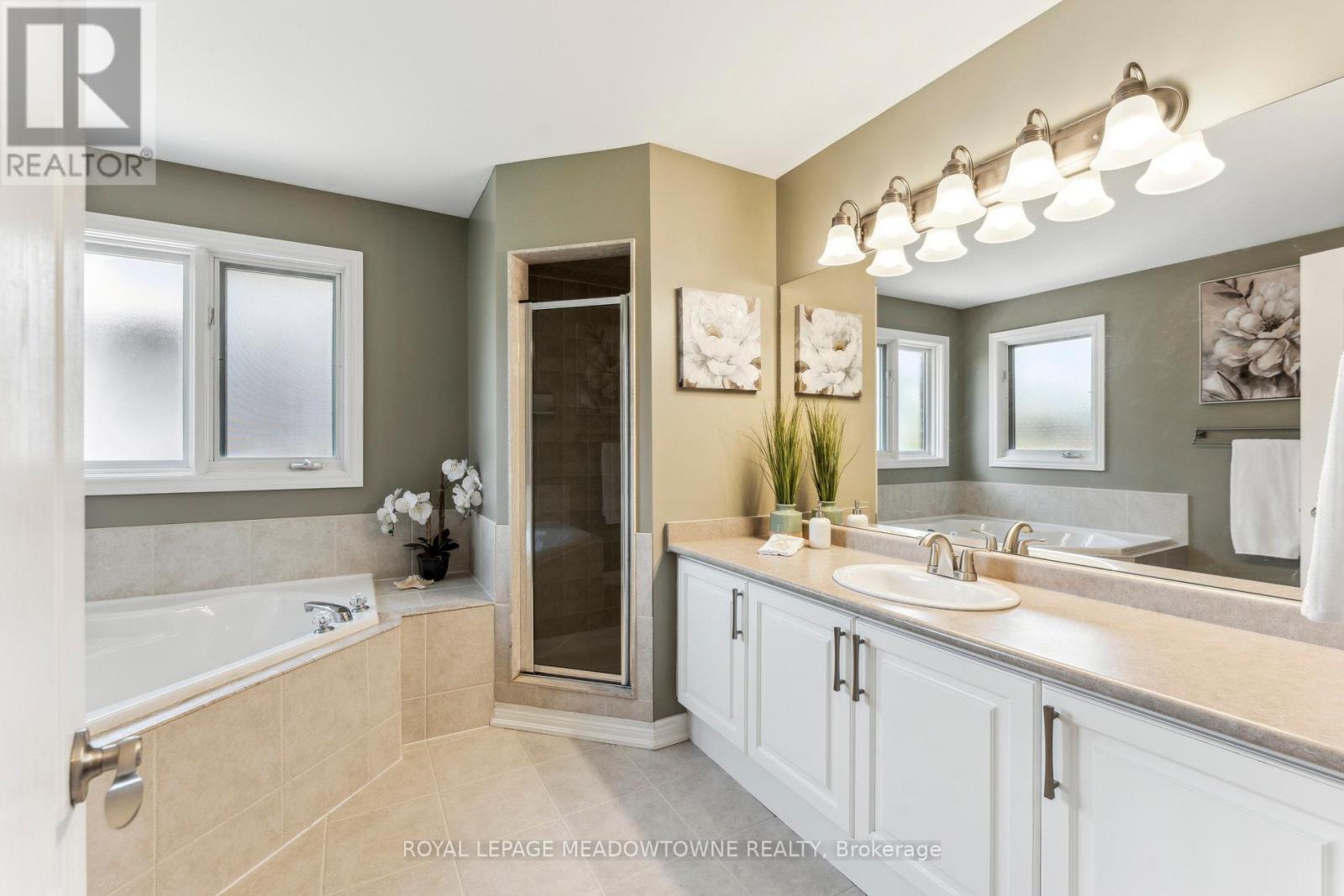 












1186 EZARD CRESCENT

,
Milton,




Ontario
L9T6N9

