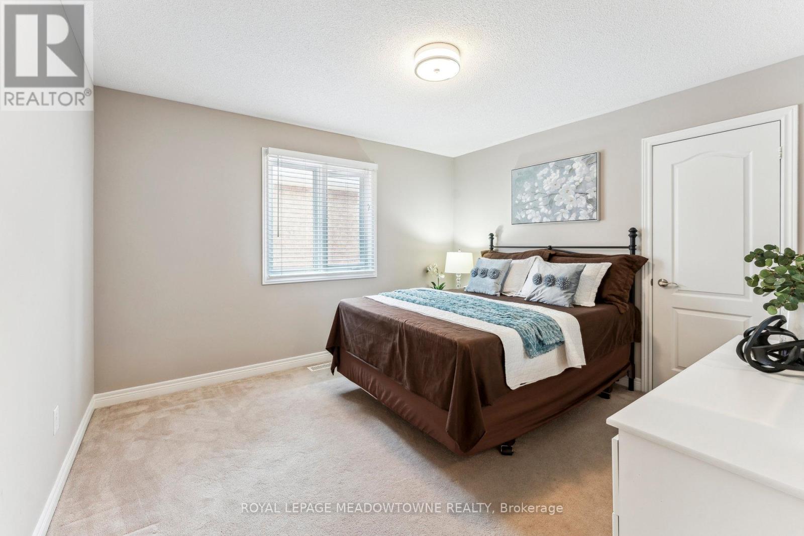 












1186 EZARD CRESCENT

,
Milton,




Ontario
L9T6N9

