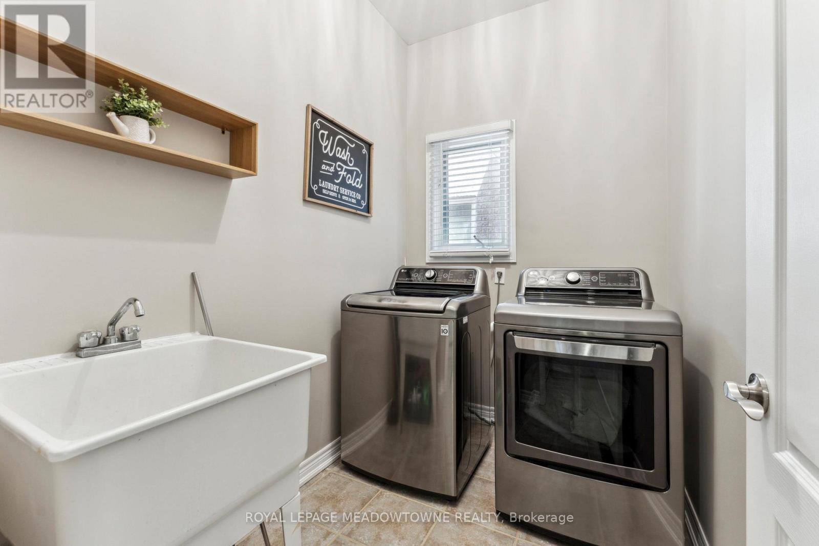 












1186 EZARD CRESCENT

,
Milton,




Ontario
L9T6N9

