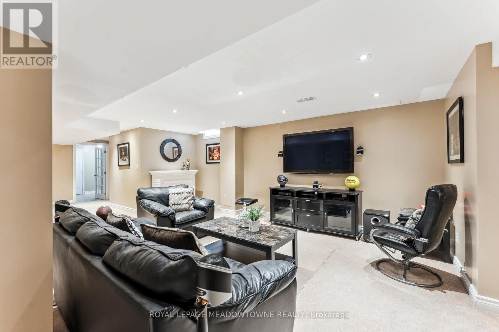 












1186 EZARD CRESCENT

,
Milton,




Ontario
L9T6N9

