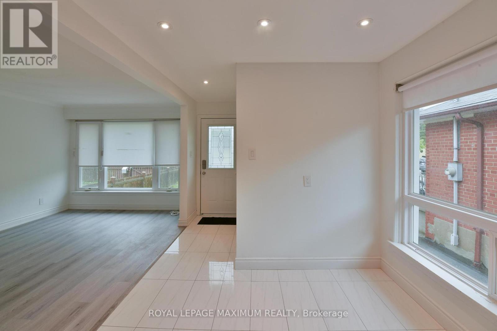 












100 LINDEN AVENUE

,
Toronto,




Ontario
M1K3H8

