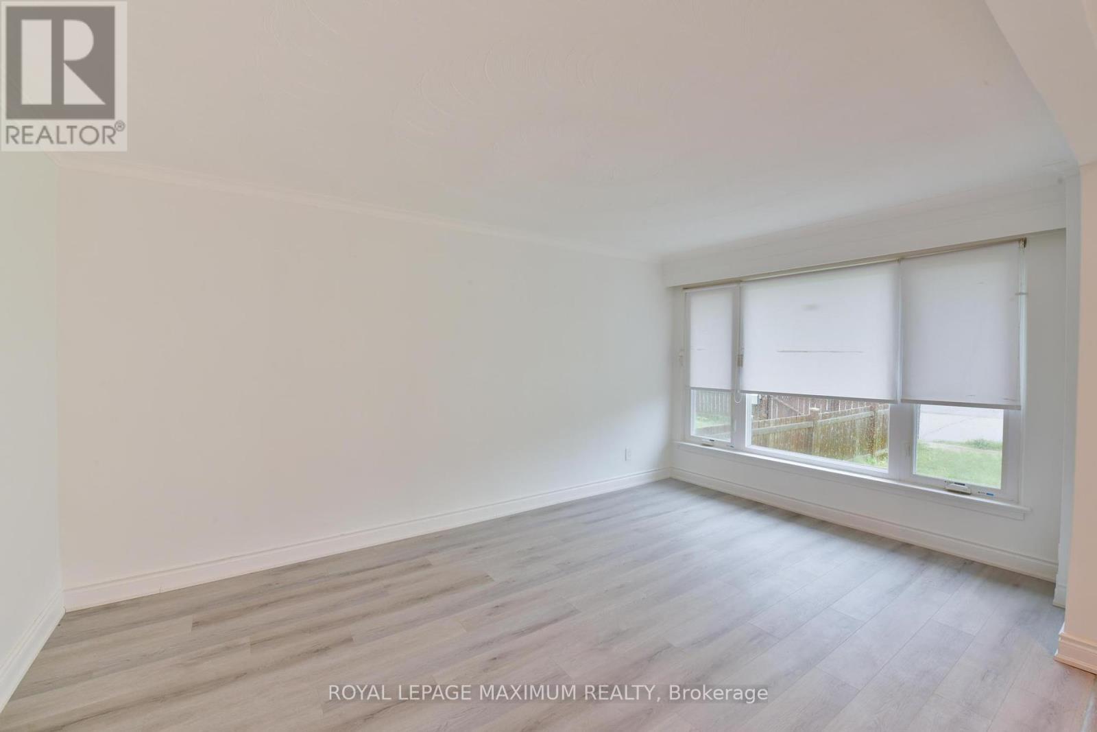 












100 LINDEN AVENUE

,
Toronto,




Ontario
M1K3H8

