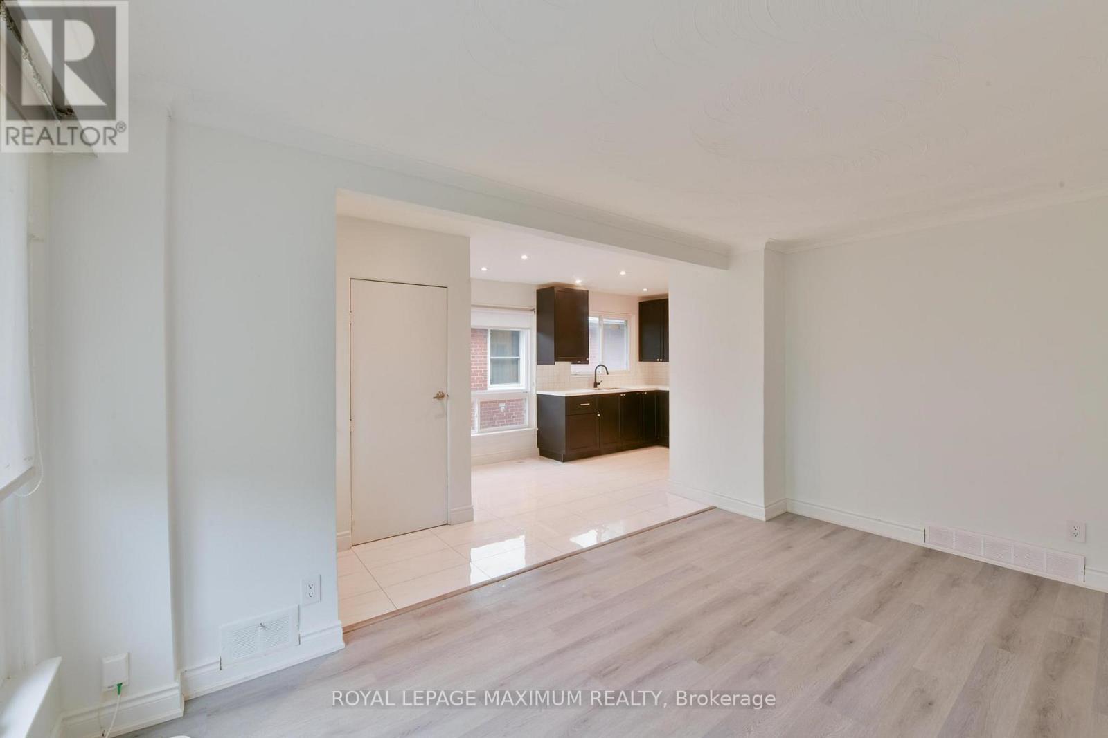 












100 LINDEN AVENUE

,
Toronto,




Ontario
M1K3H8

