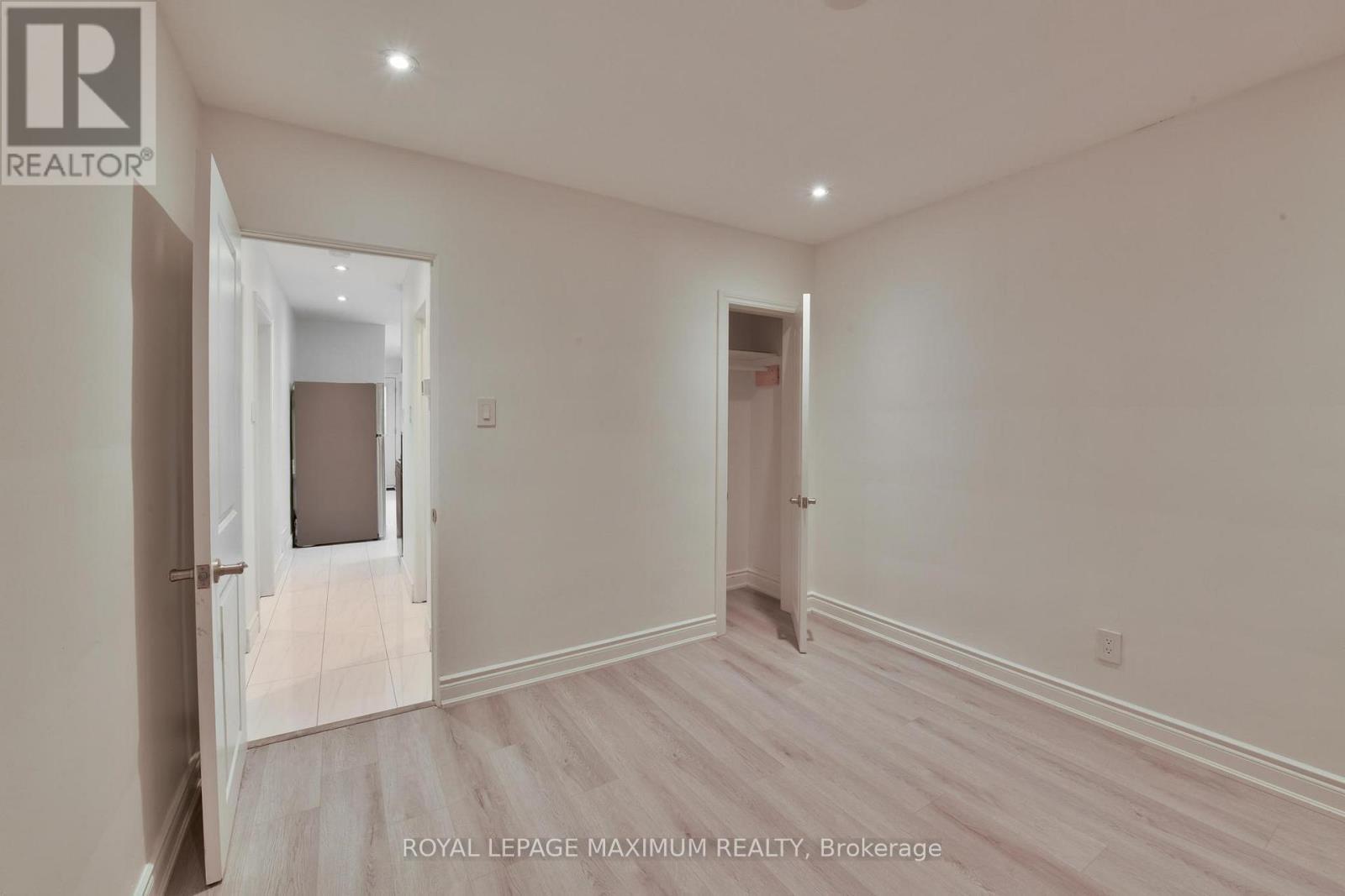 












100 LINDEN AVENUE

,
Toronto,




Ontario
M1K3H8

