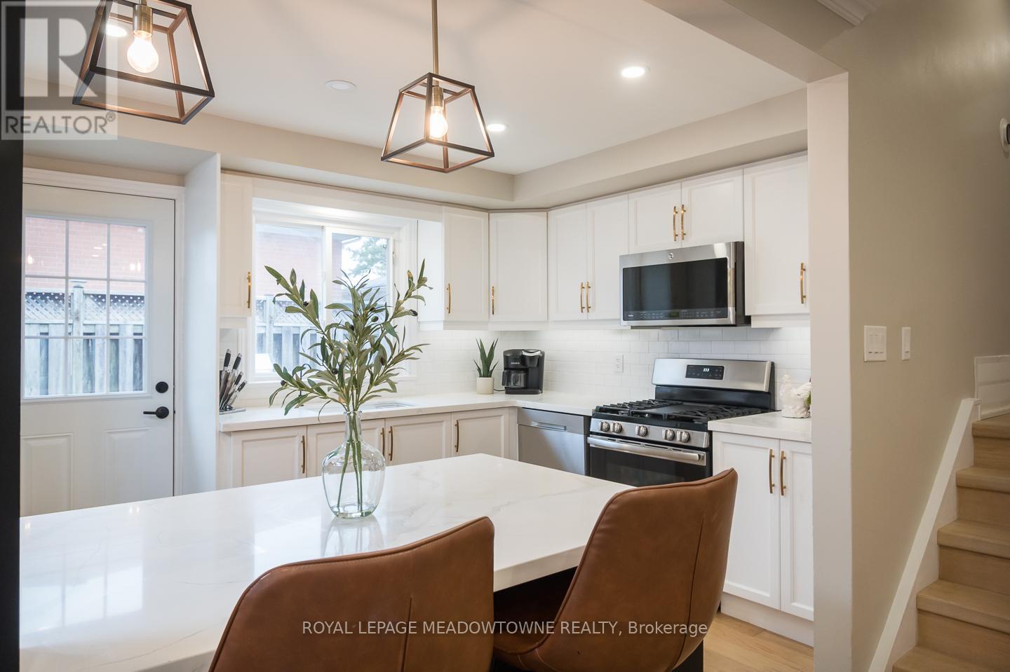 












137 WAKEFIELD ROAD

,
Milton,




Ontario
L9T2L7

