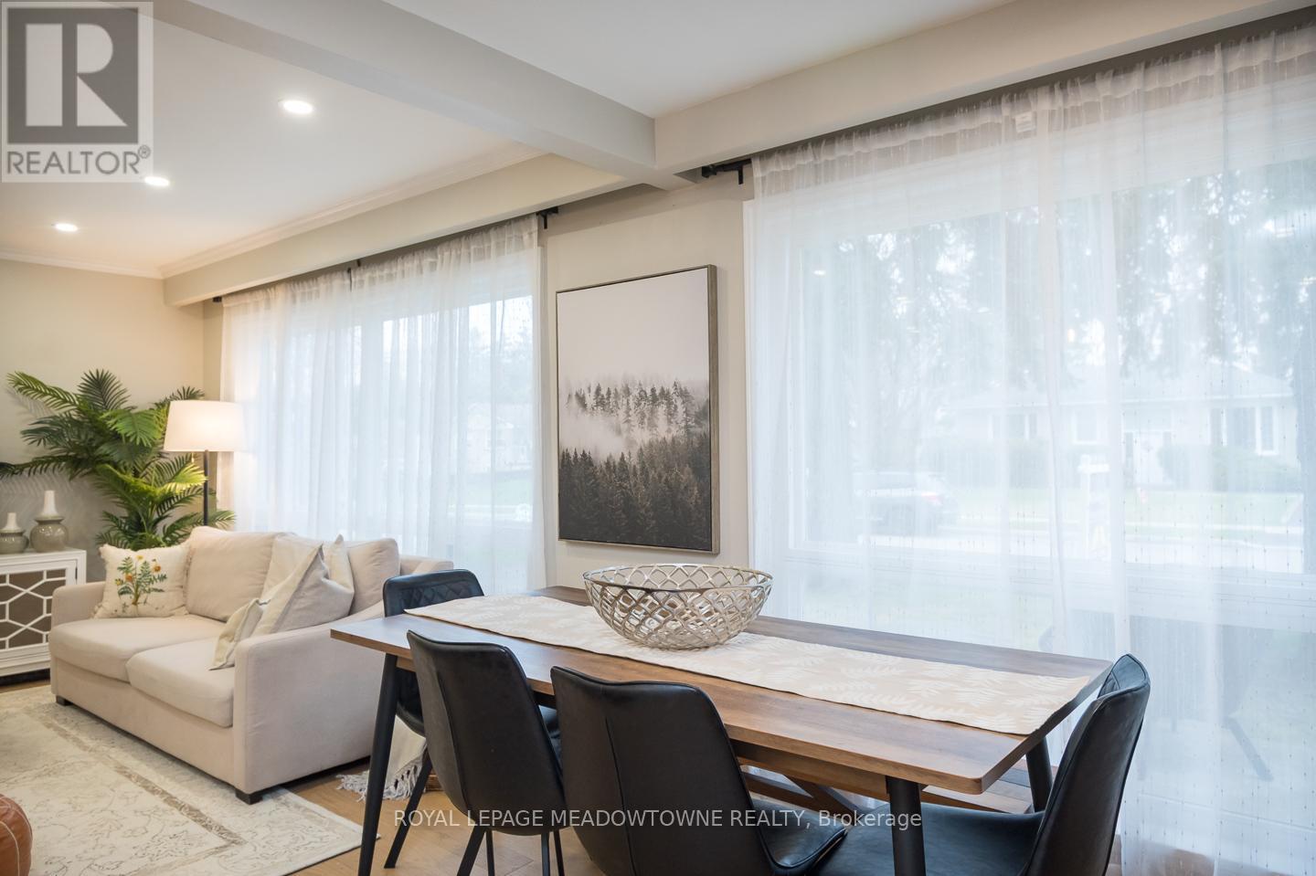












137 WAKEFIELD ROAD

,
Milton,




Ontario
L9T2L7

