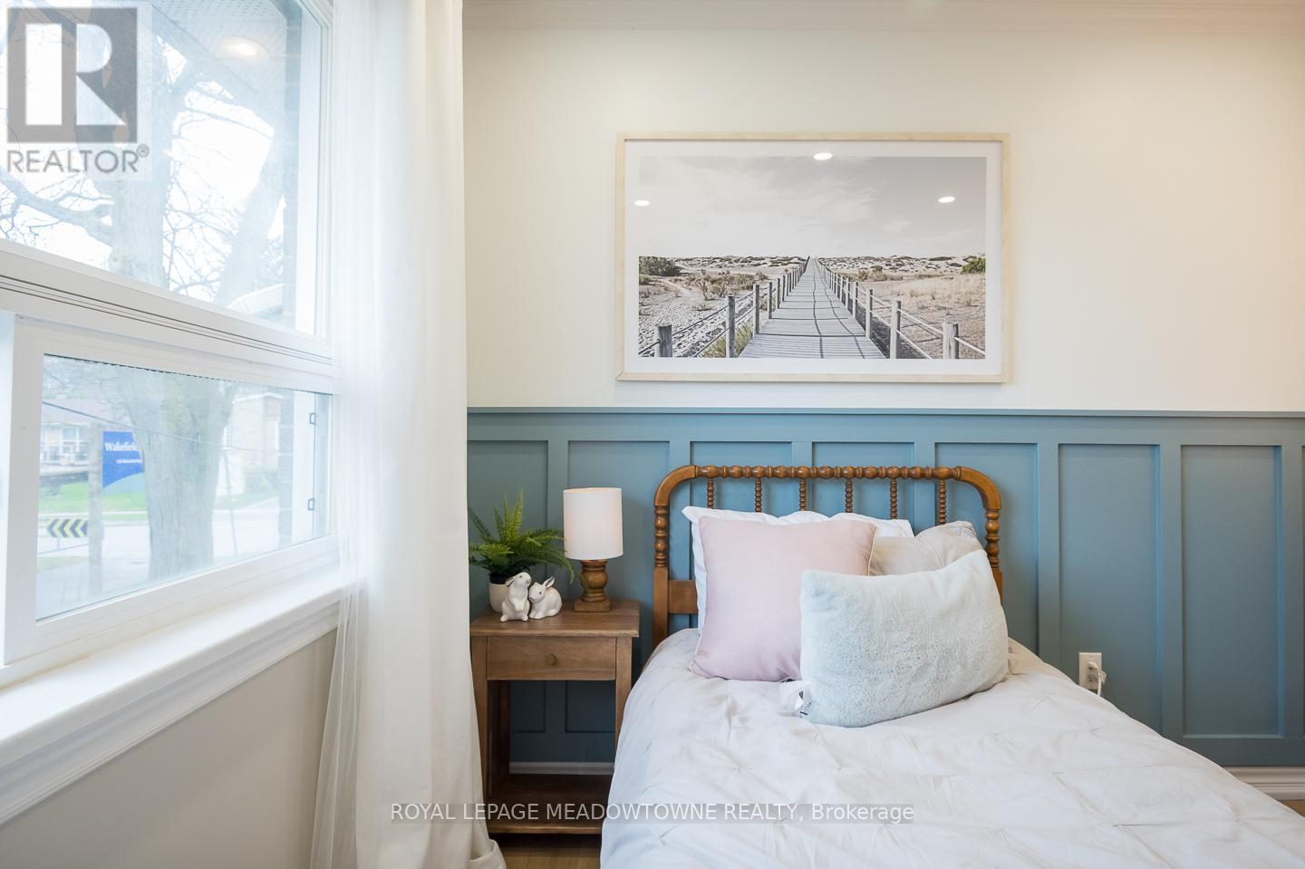 












137 WAKEFIELD ROAD

,
Milton,




Ontario
L9T2L7

