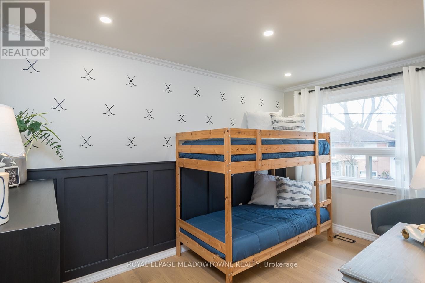












137 WAKEFIELD ROAD

,
Milton,




Ontario
L9T2L7

