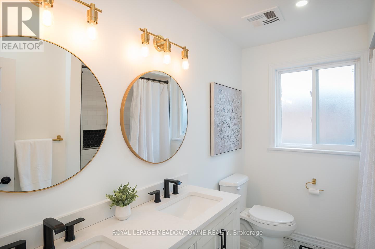 












137 WAKEFIELD ROAD

,
Milton,




Ontario
L9T2L7

