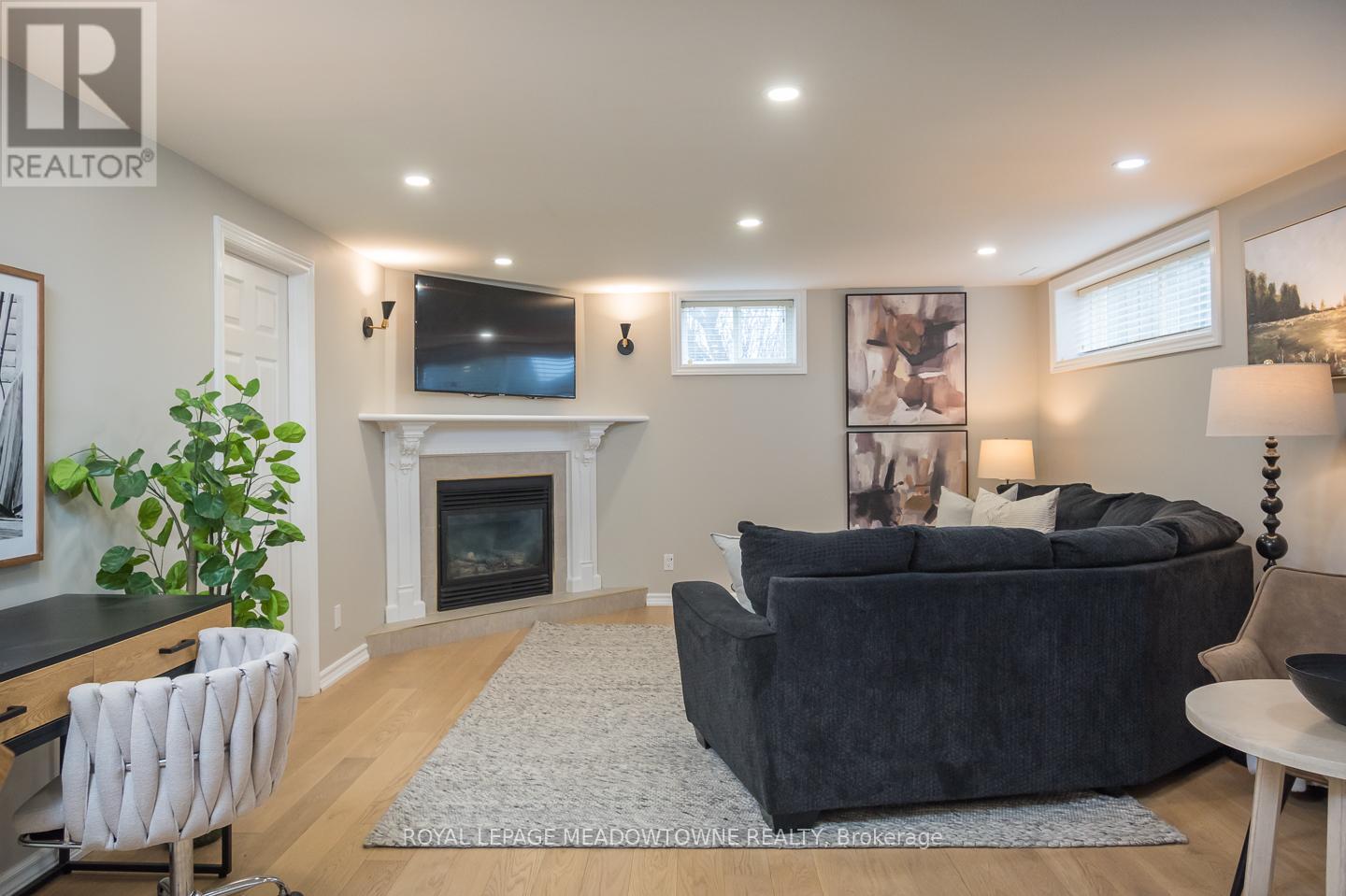 












137 WAKEFIELD ROAD

,
Milton,




Ontario
L9T2L7

