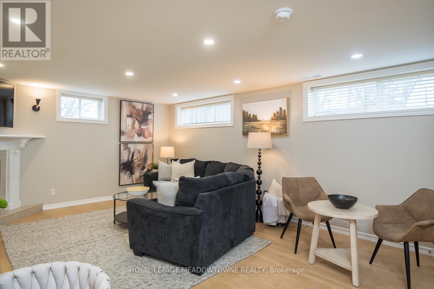 












137 WAKEFIELD ROAD

,
Milton,




Ontario
L9T2L7

