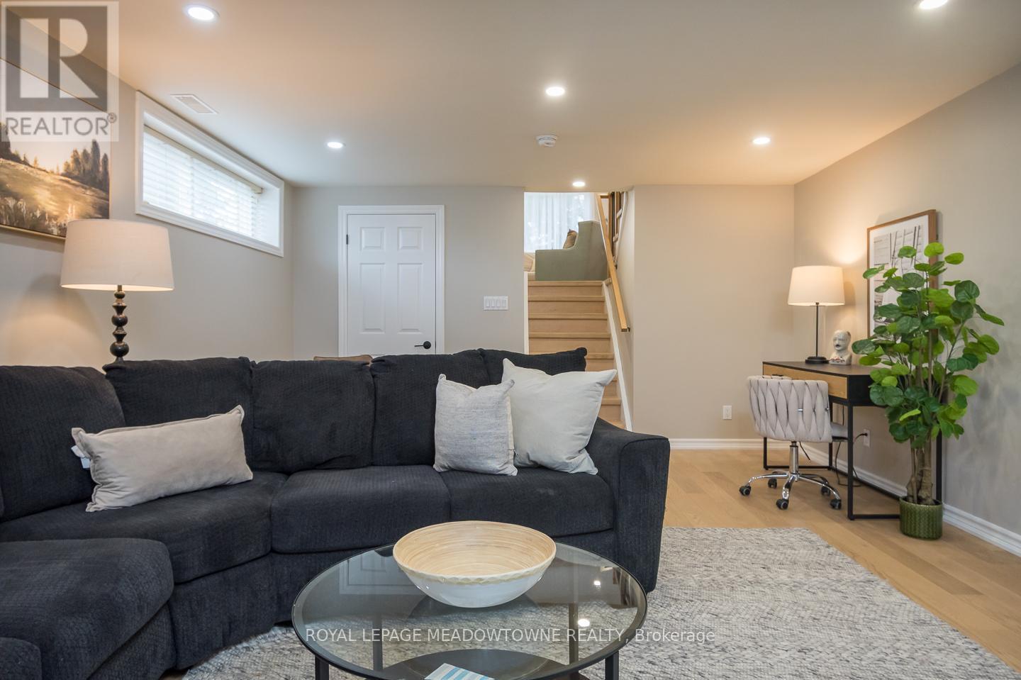 












137 WAKEFIELD ROAD

,
Milton,




Ontario
L9T2L7


