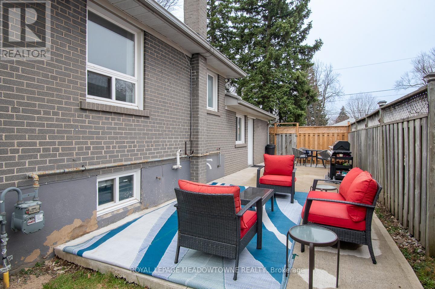 












137 WAKEFIELD ROAD

,
Milton,




Ontario
L9T2L7

