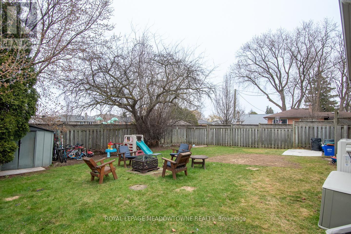 












137 WAKEFIELD ROAD

,
Milton,




Ontario
L9T2L7

