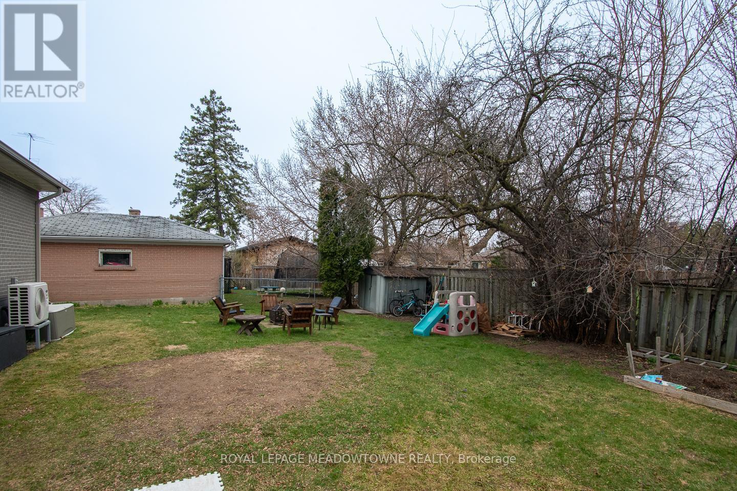 












137 WAKEFIELD ROAD

,
Milton,




Ontario
L9T2L7

