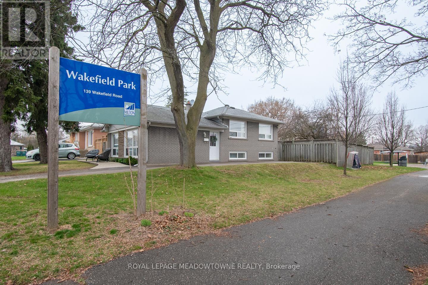 












137 WAKEFIELD ROAD

,
Milton,




Ontario
L9T2L7

