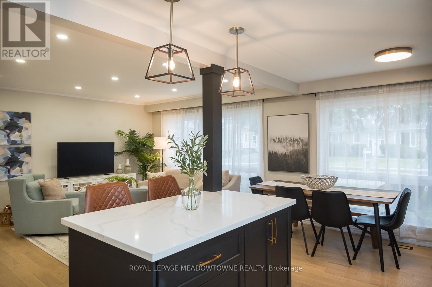 












137 WAKEFIELD ROAD

,
Milton,




Ontario
L9T2L7

